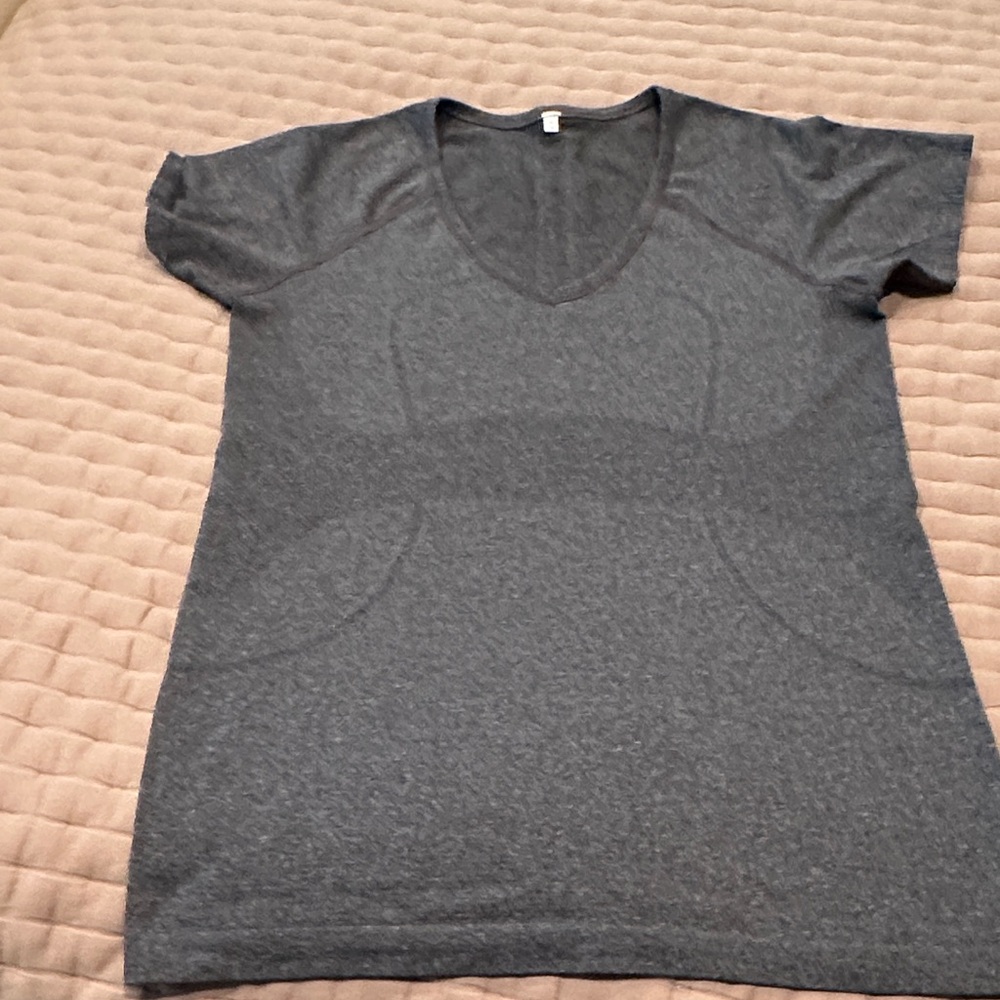 Lululemon Charcoal Short Sleeve Athletic  Women's Tee